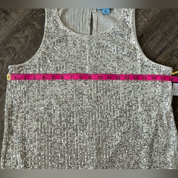 Cece Sequin Keyhole Back Tank-Size Medium - Picture 7 of 9